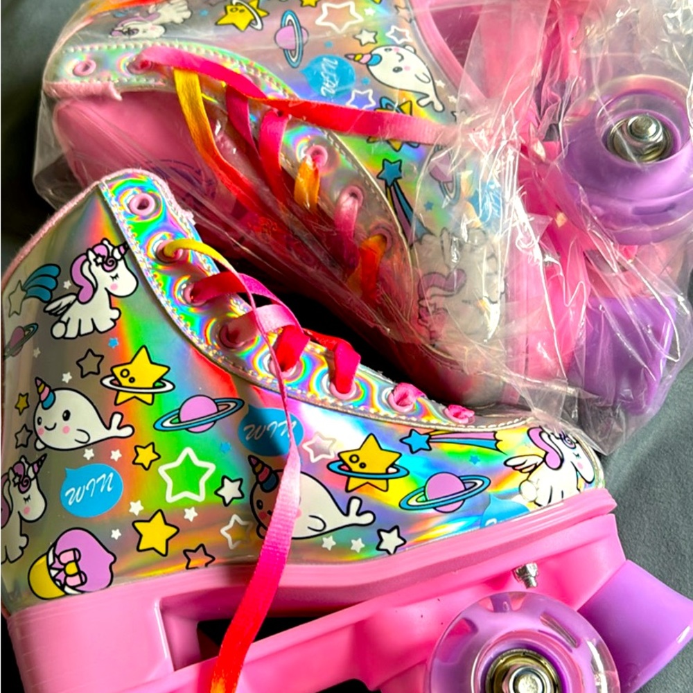 Sulifeel roller skates with light up wheels NWT